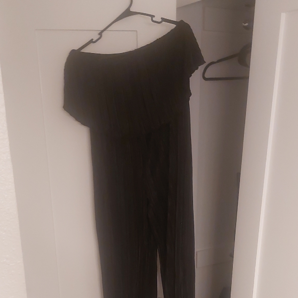 Elegant Black Off-Shoulder Jumpsuit